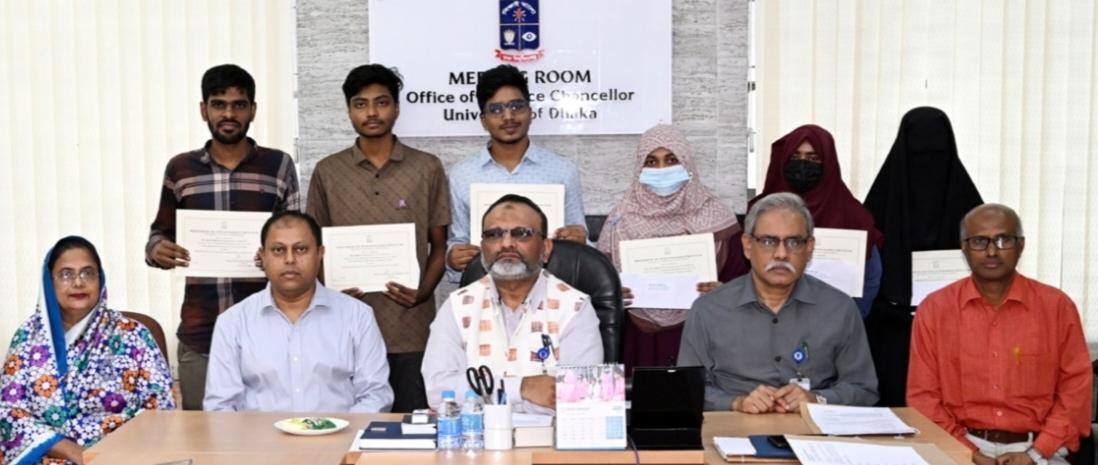মোখলেসুর রহমান ট্রাস্ট ফান্ড বৃত্তি পেলেন ঢাবির ৭ শিক্ষার্থী